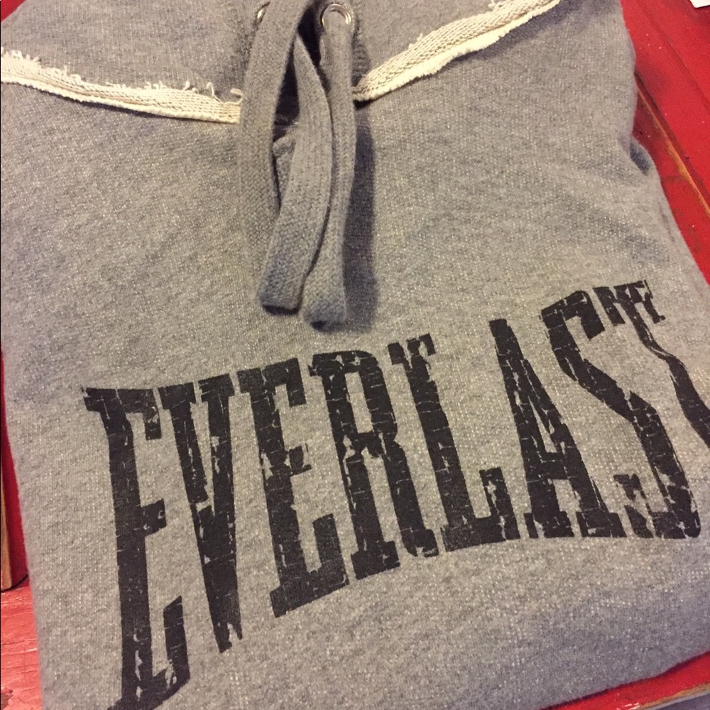 Everlast xl sweater